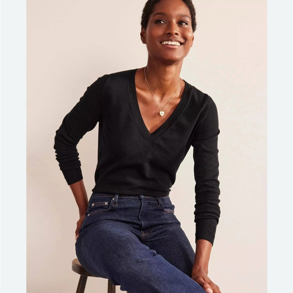 Boden Catriona Black V-Neck Sweater